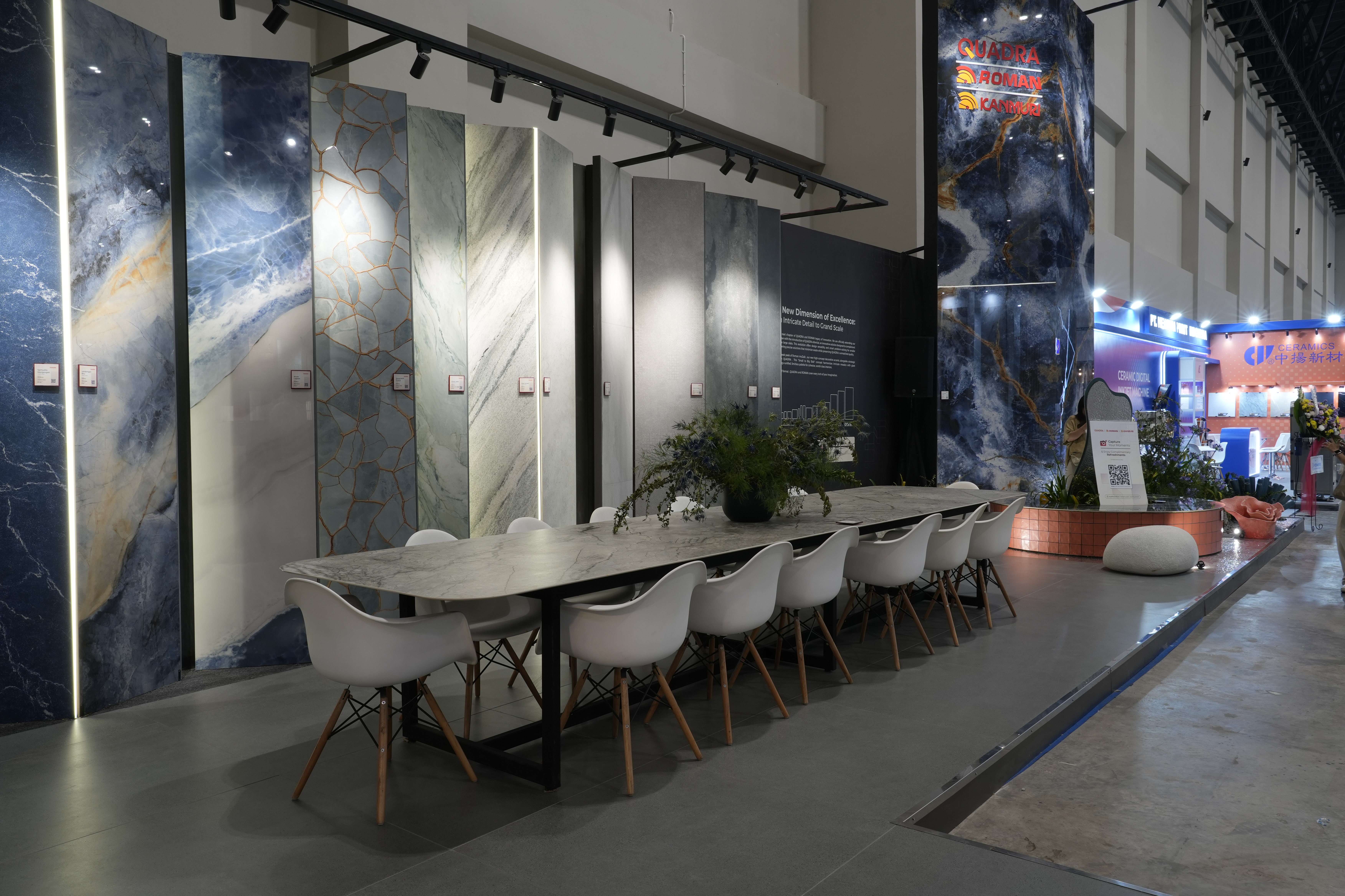 Percantik Interior Rumah dan Kantor dengan Meja Terpanjang Sintered Stone Tanpa Sambungan Sepanjang 5 Meter 
