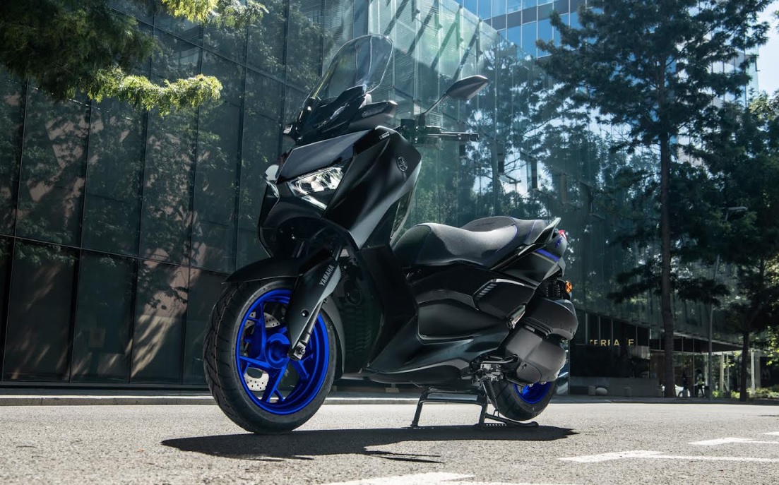 Yamaha XMAX Connected Punya Warna dan Grafis Baru, Harga Tetap Sama