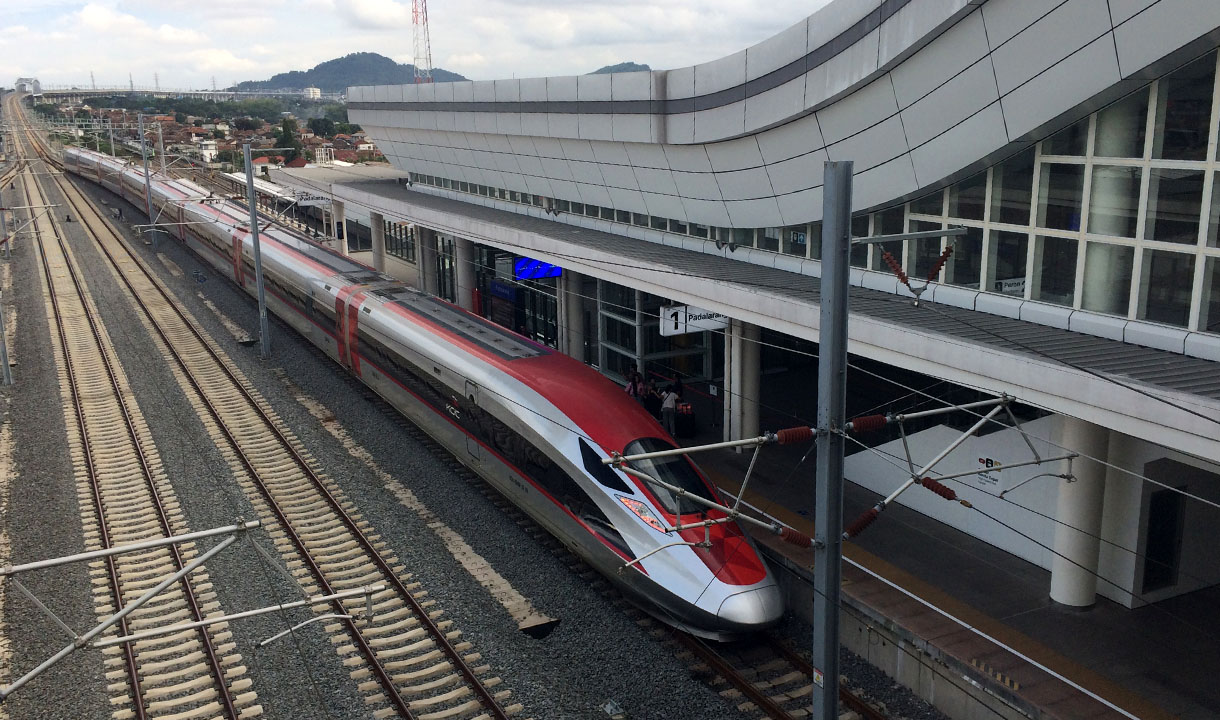 Dugaan Mark Up Whoosh Harus Diselesaikan Secara Hukum, Mahfud MD: yang Lakukan Siapa dan Larinya Uangnya Kemana