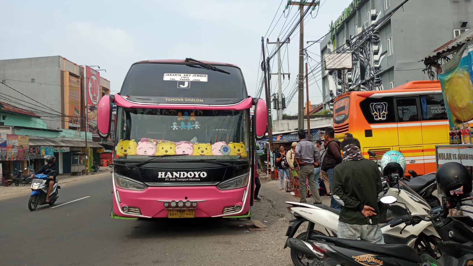 Banyak Bus Telat Tiba di Kota Bekasi, Pemudik Tetap Senang Tahun Ini Bisa Pulang Kampung