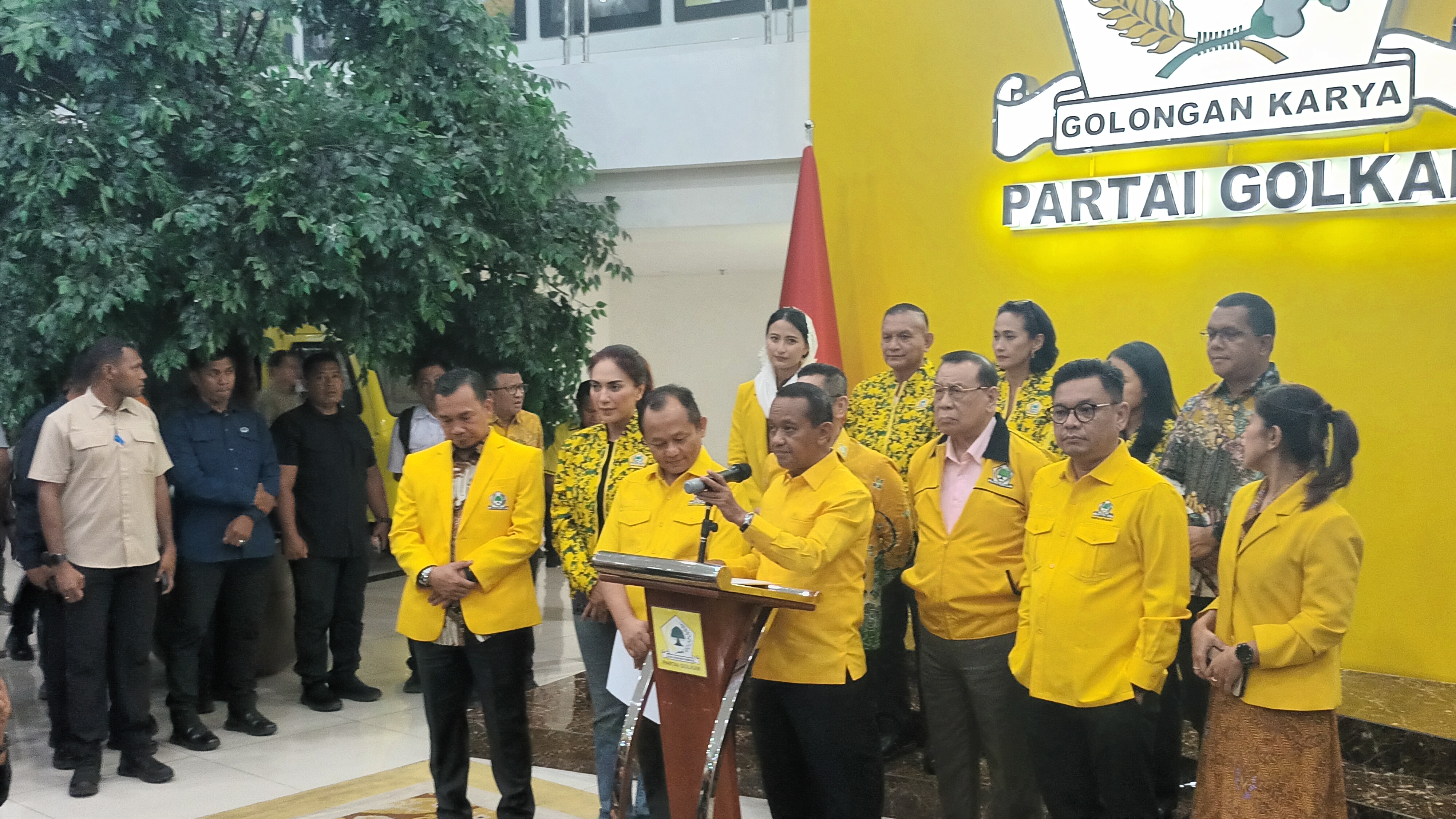 Dengar! Bahlil Klaim Banyak Aspirasi Agar Jokowi Bergabung dengan Partai Golkar