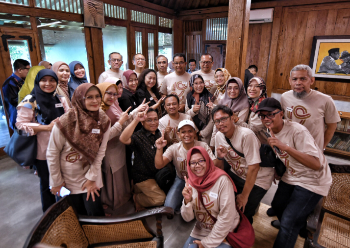 Anies Baswedan Reuni Bersama Teman SMAN 2 Yogyakarta di Masa Tenang Pemilu