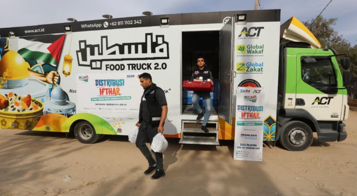 Humanity Food Truck Salurkan Makanan dan Iftar di Gaza