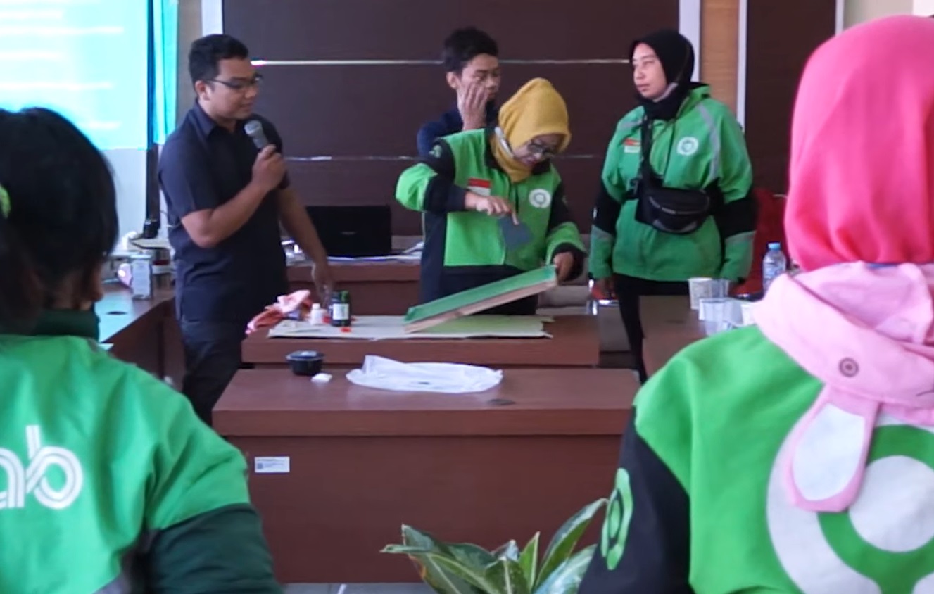 Pemkot Surabaya Dukung Ojol Perempuan Berdaya dari Rumah