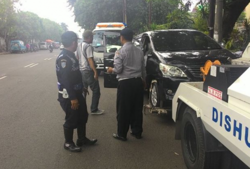 DPRD DKI Sebut Ada Oknum Babinsa yang Bekingi Parkir Liar di Minimarket