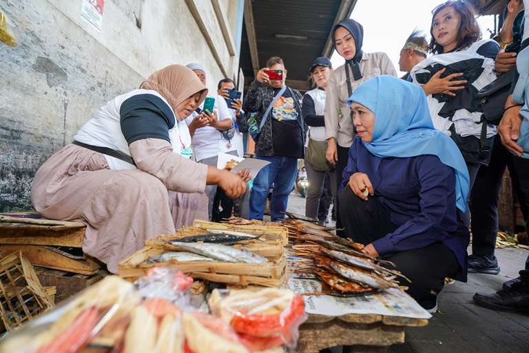 Khofifah Dorong Pedagang Tradisional Ikuti Perkembangan Zaman