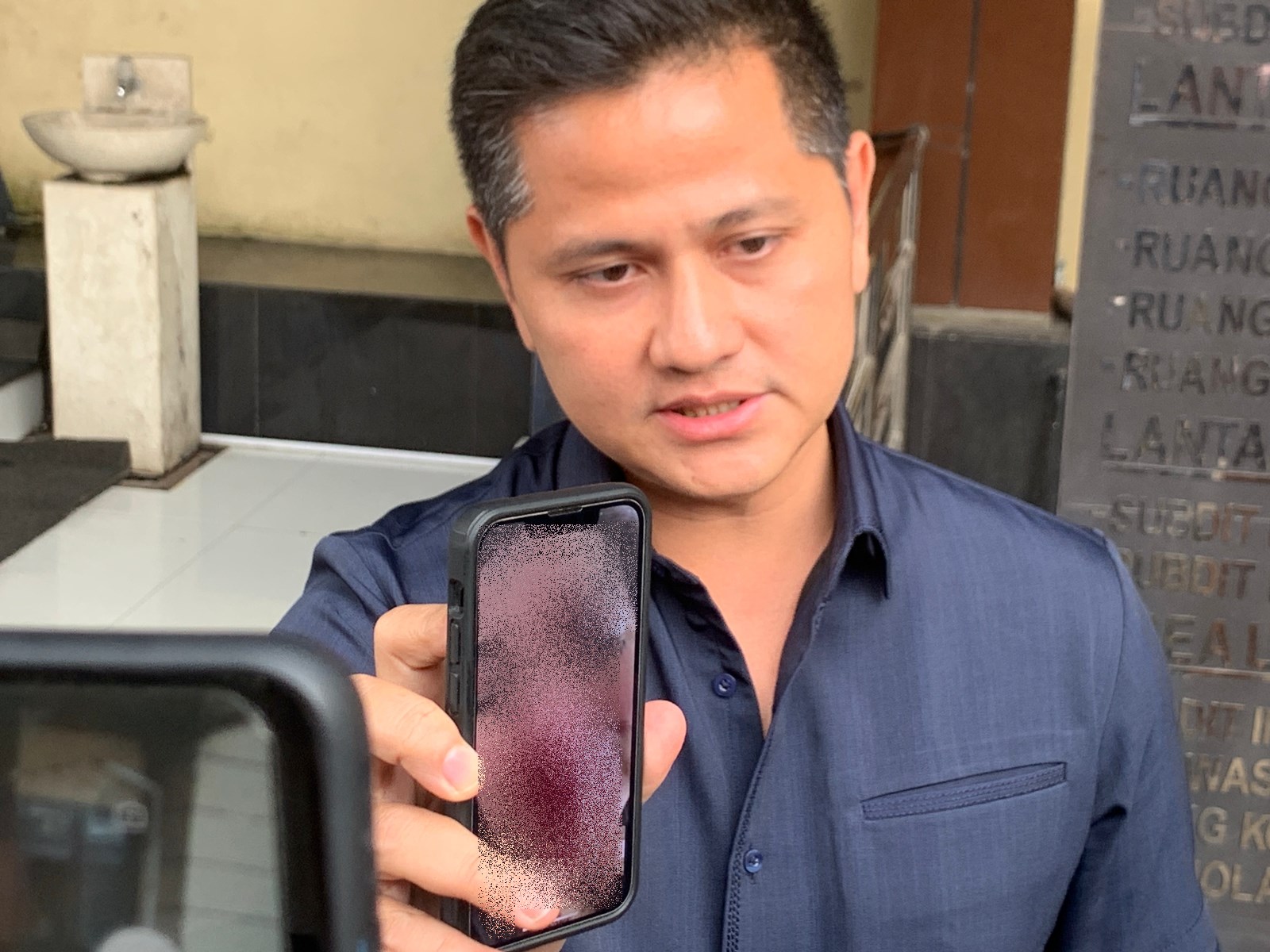 Tunjukkan Foto Wajah Venna Melinda Penuh Darah, Tutup Pintu Mediasi untuk Ferry Irawan