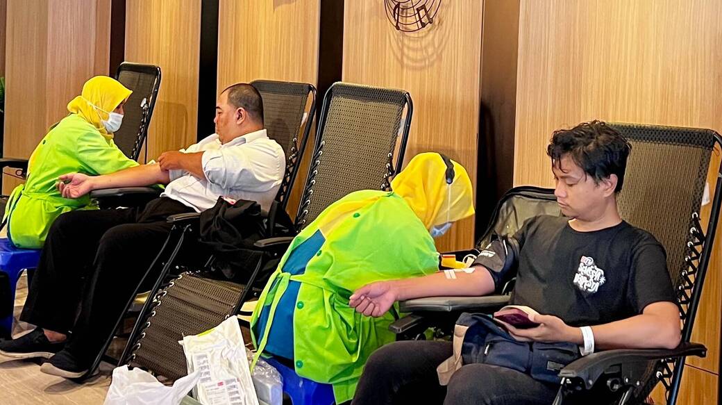 Hotel Dafam Pacific Caesar Gandeng PMI Surabaya Gelar Donor Darah