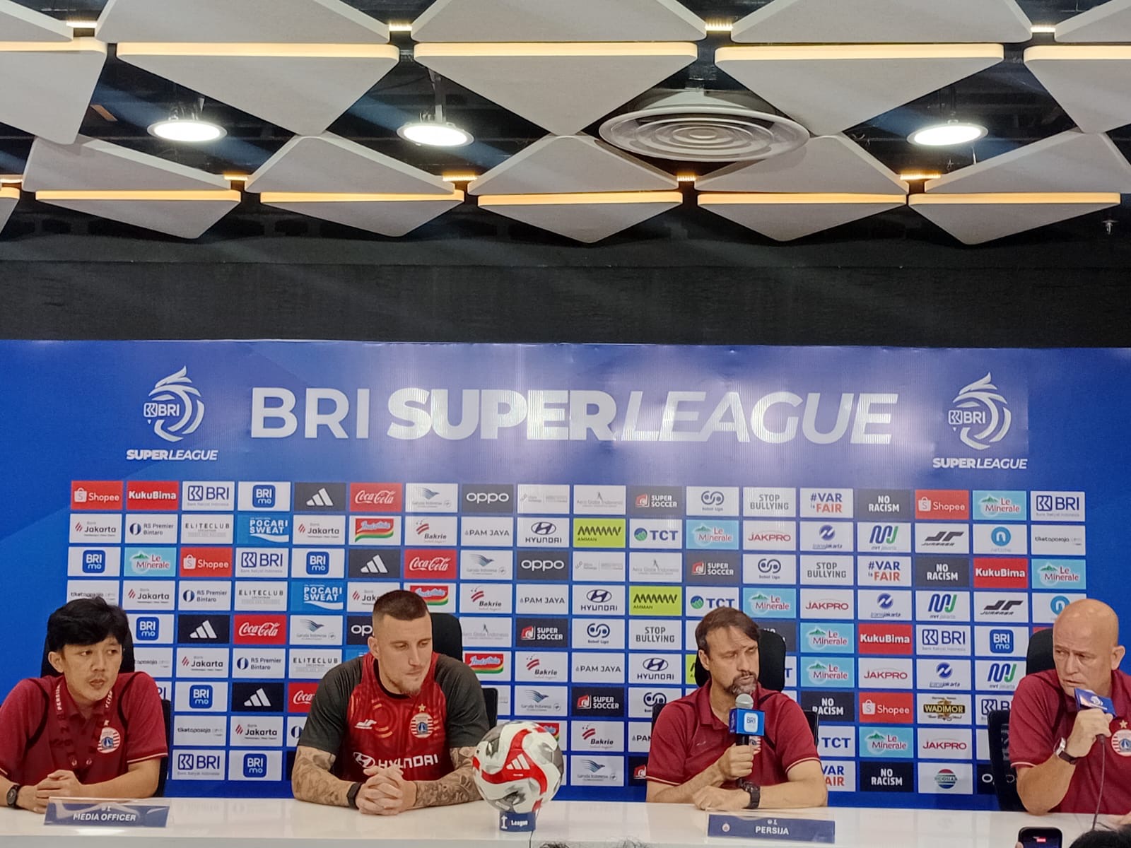 Persija Timpang Hadapi PSM Makassar! Ridho Absen karena Akumulasi, Paulo Ricardo Cedera