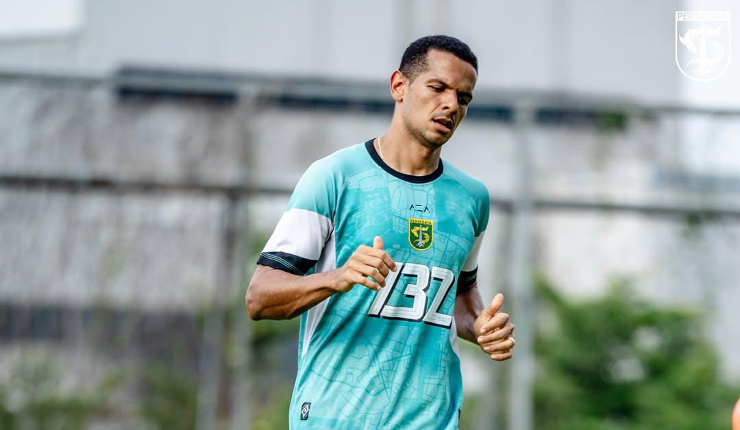 Bek Persebaya Leo Lelis Lawan Mantan Tim, Optimis Kalahkan Borneo FC di GBT!