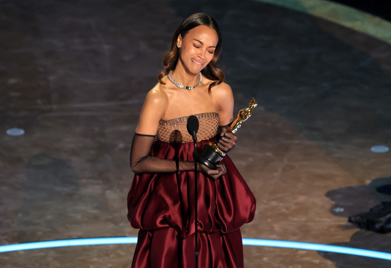 The Oscars 2025: Zoe Saldana Raih Aktris Pendukung Terbaik, Catat Rekor Baru Academy Awards