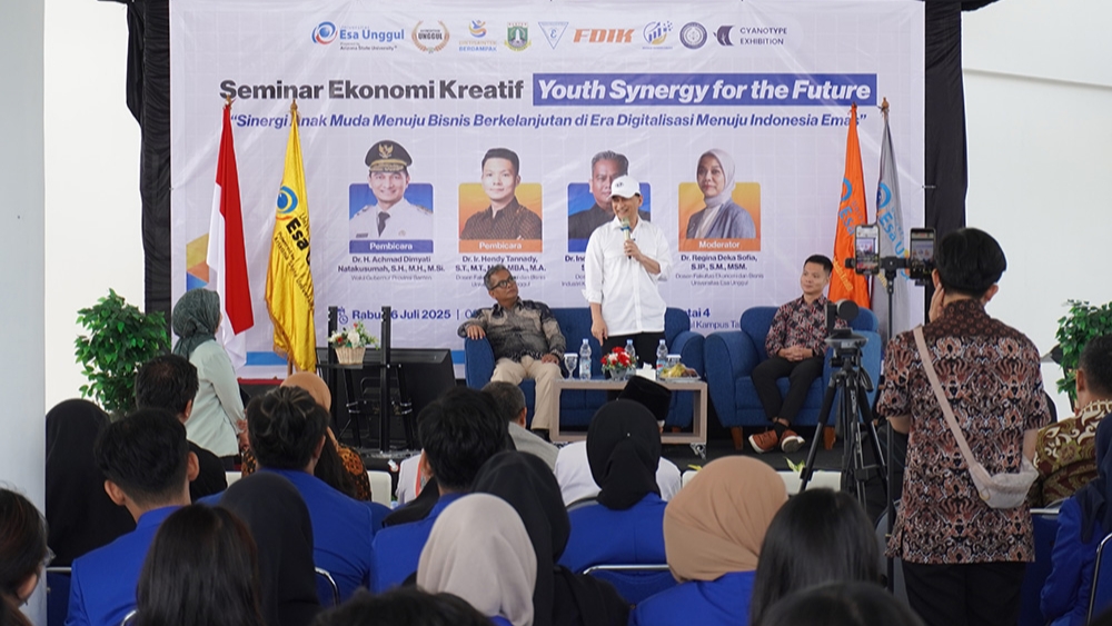 Universitas Esa Unggul Gelar Seminar Ekonomi Kreatif 'Youth Sinergi for the Future' Dorong Sinergi Anak Muda Menuju Bisnis Berkelanjutan