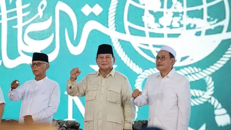 Prabowo Dinobatkan Sebagai Sahabat Santri Indonesia oleh Ponpes Genggong Probolinggo