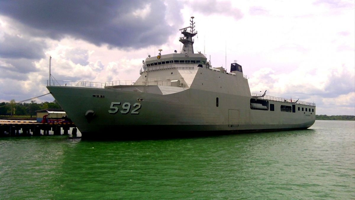 KRI Banjarmasin 592 Berangkatkan 861 Pemudik Menuju Jawa Tengah dan Jawa Timur