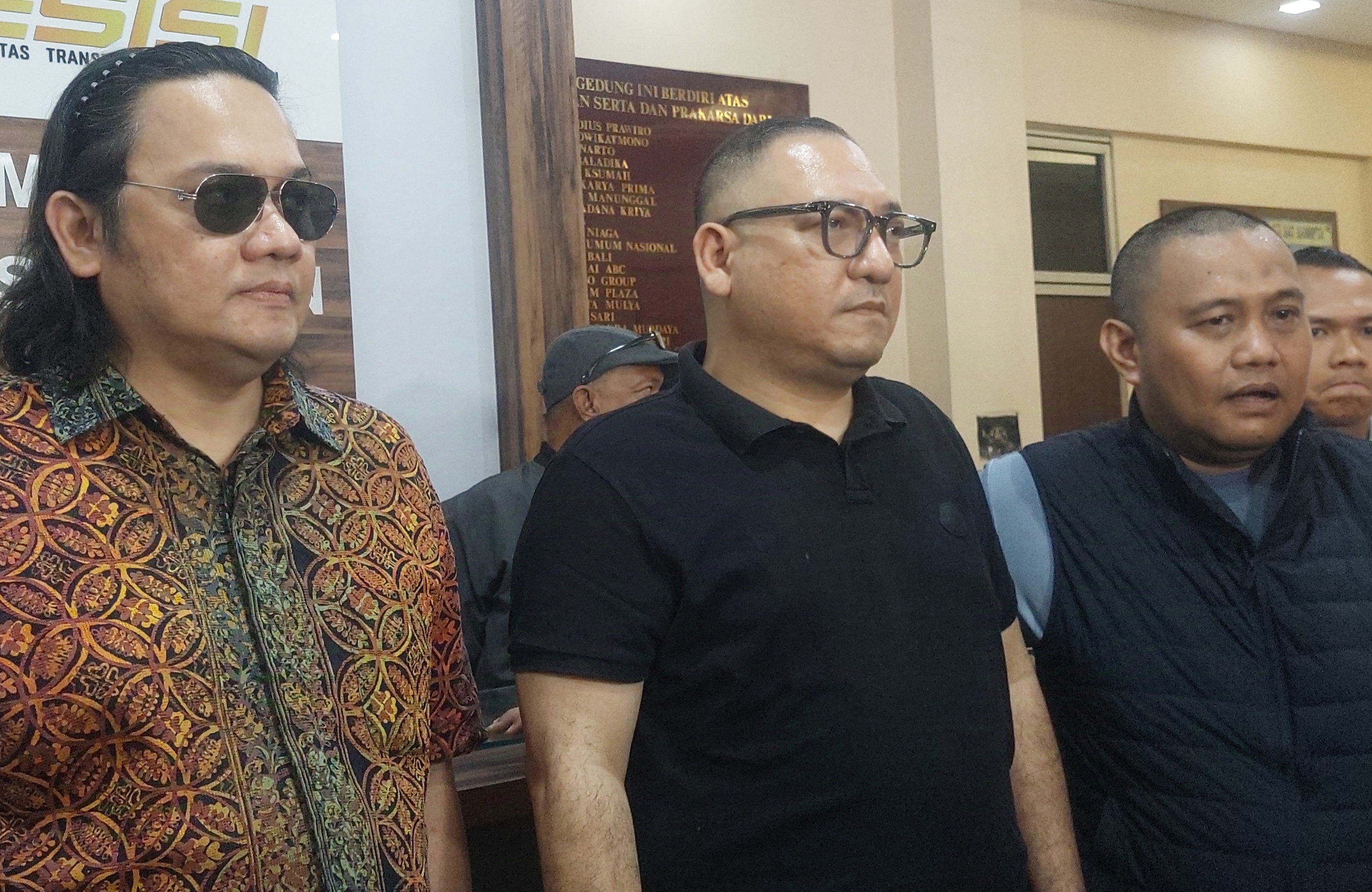 Damai dengan Denny Sumargo, Farhat Abbas Bawa-Bawa Nyali Perwakilan Suku Bugis Makassar