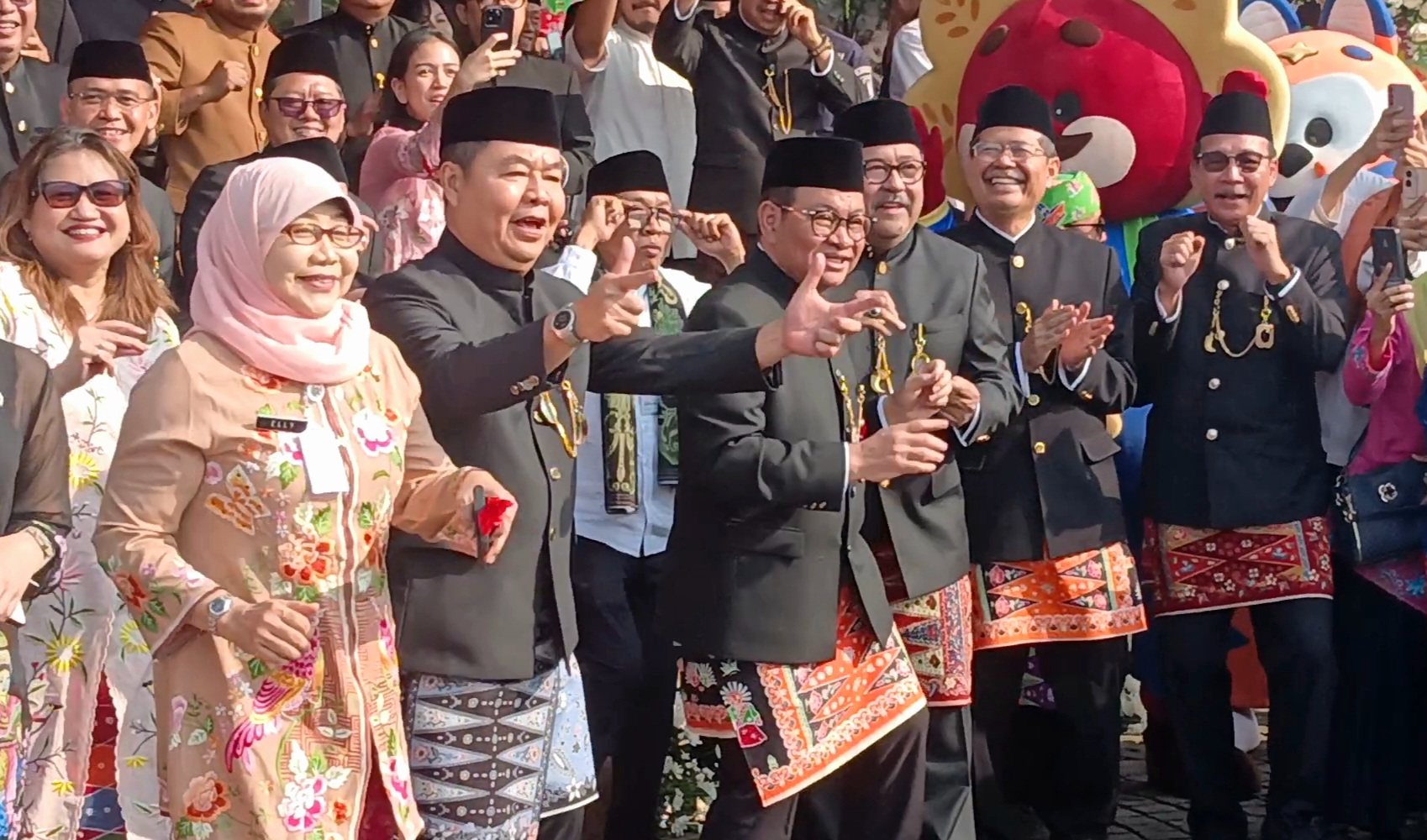 Tarik Mang! Pramono-Rano Hingga Eks Pj Gubernur Goyang Stecu Stacu Usai Upacara HUT ke-498 Jakarta