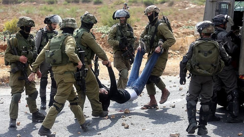 Seorang Warga Palestina Lucuti Senjata Zionis Israel? Berani Banget!