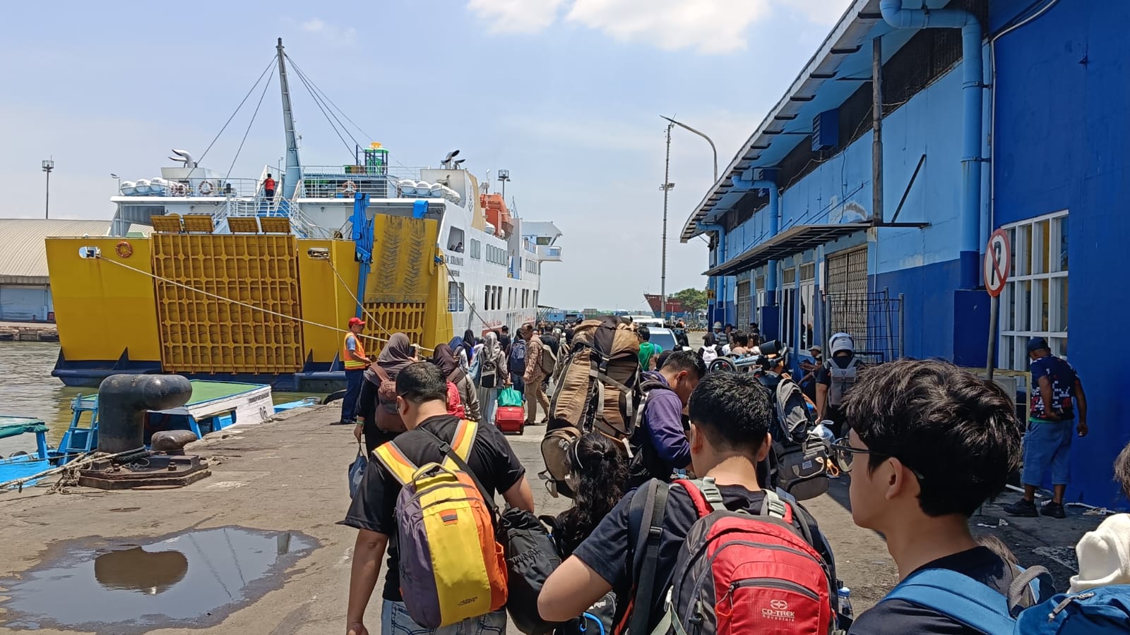Arus Mudik Laut di Tanjung Perak Meningkat, Pergerakan Penumpang Tembus 11.076 Orang