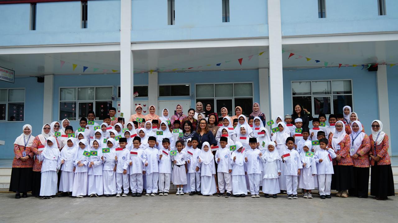Ibu Negara Brasil Intip Dapur MBG Halim, Antusias Lihat Proses Makan Bergizi Anak Sekolah