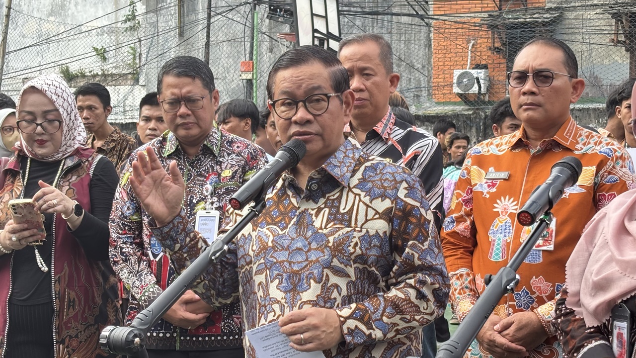 Pramono Targetkan Tebus 6.652 Ijazah yang Ditahan Sekolah di 2025