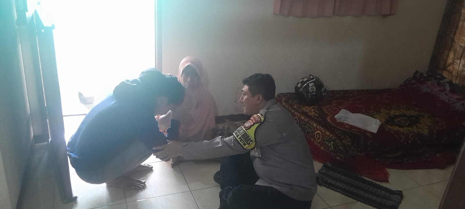 DURHAKA! Minta Uang Gak Dikasih, Heri Ngamuk Serang Ibu Kandung Pakai Pot