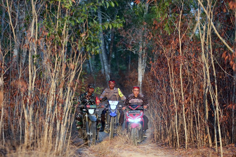 Desa Batuporo Barat, Kecamatan Kedungdung, Kabupaten Sampang: Layani Warga dari Pelosok Gunung Hingga ke Dalam Gua 