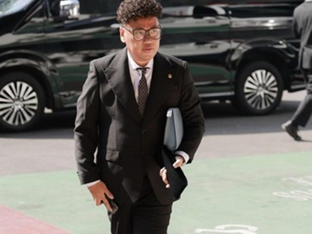 Uya Kuya Klarifikasi Soal Video Anggota DPR Joget, Tegaskan Kabar Kenaikan Gaji Rp3 Juta Per Hari Hoaks