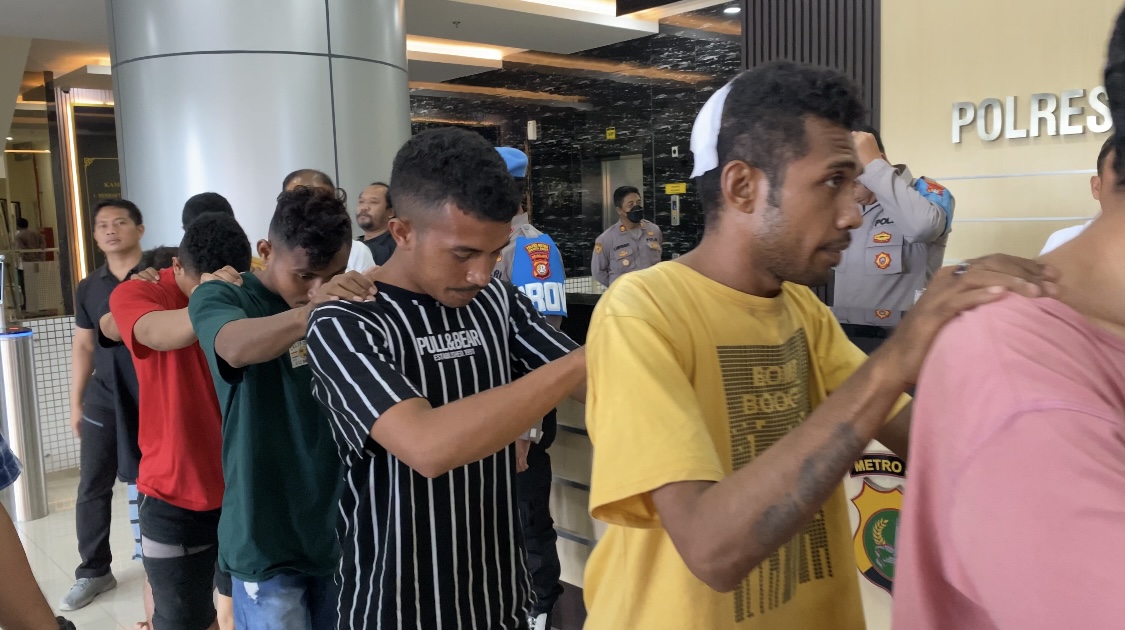 Keroyok dan Tusuk Warga, 10 Orang Dept Collector di Cengkareng Berhasil Ditangkap 