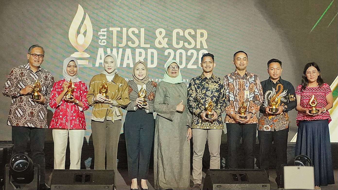 PT Terminal Teluk Lamong Raih Gold TJSL & CSR Award 2026 Lewat Program Budidaya Kepiting Soka