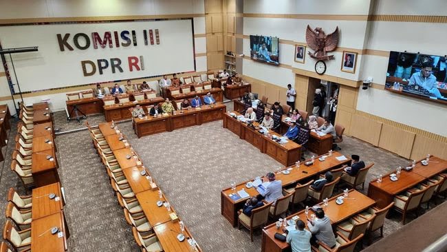Komisi III DPR RI Setujui 10 Hakim Agung dan Hakim Ad Hoc HAM 2025