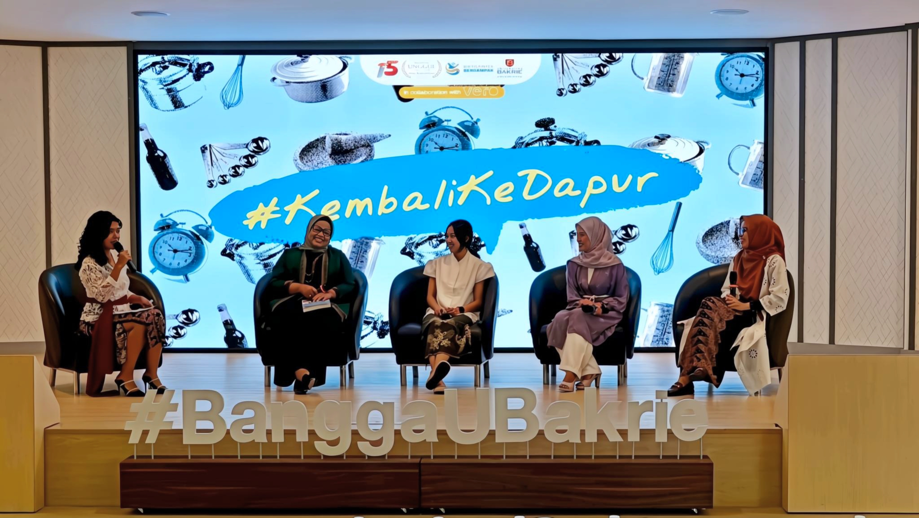 Merayakan Hari Ibu dengan #KembaliKeDapur, Fery Farhati Curhat Istimewanya Masakan Rumah