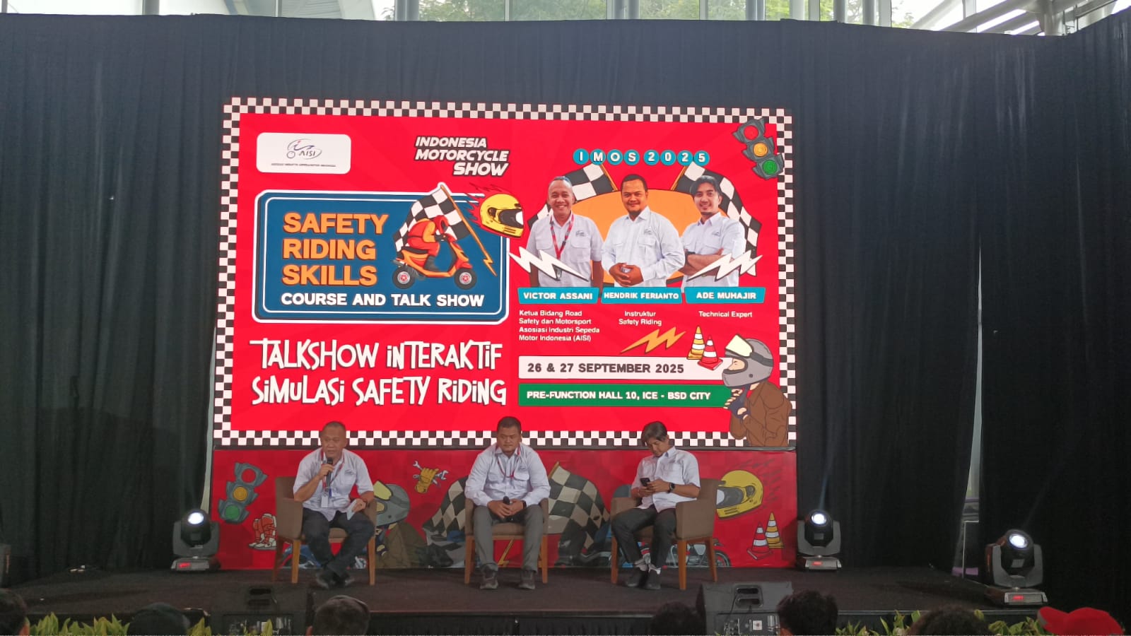 Pengunjung dan Komunitas Bikers Dapat Edukasi Simulasi Safety Riding di IMOS 2025
