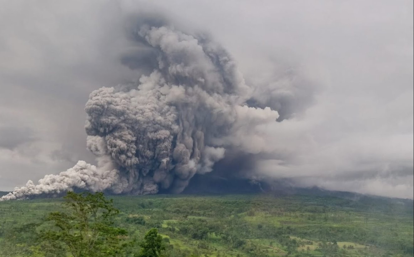 Dramatis! 187 Orang Ada di Ranu Kumbolo Saat Semeru Erupsi, Termasuk Rombongan Kementerian Pariwisata