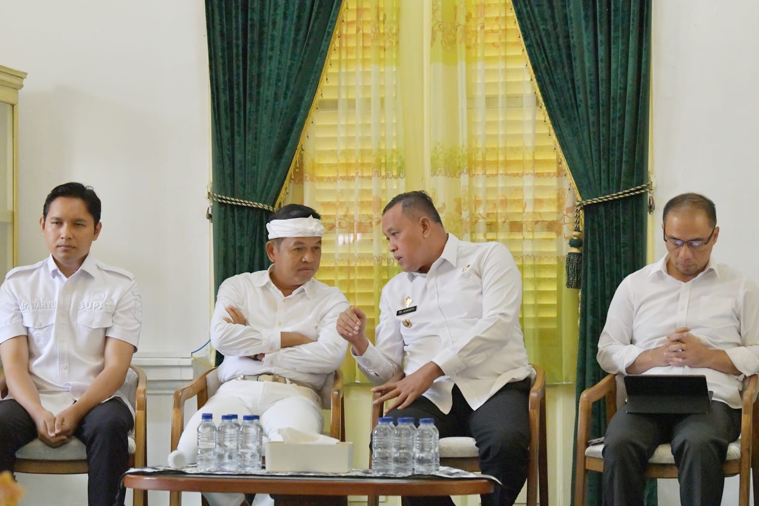 Bertemu Kang Dedi, Walkot Bekasi Siap Wujudkan Ruang Terbuka Hijau di Lahan Tak Produktif