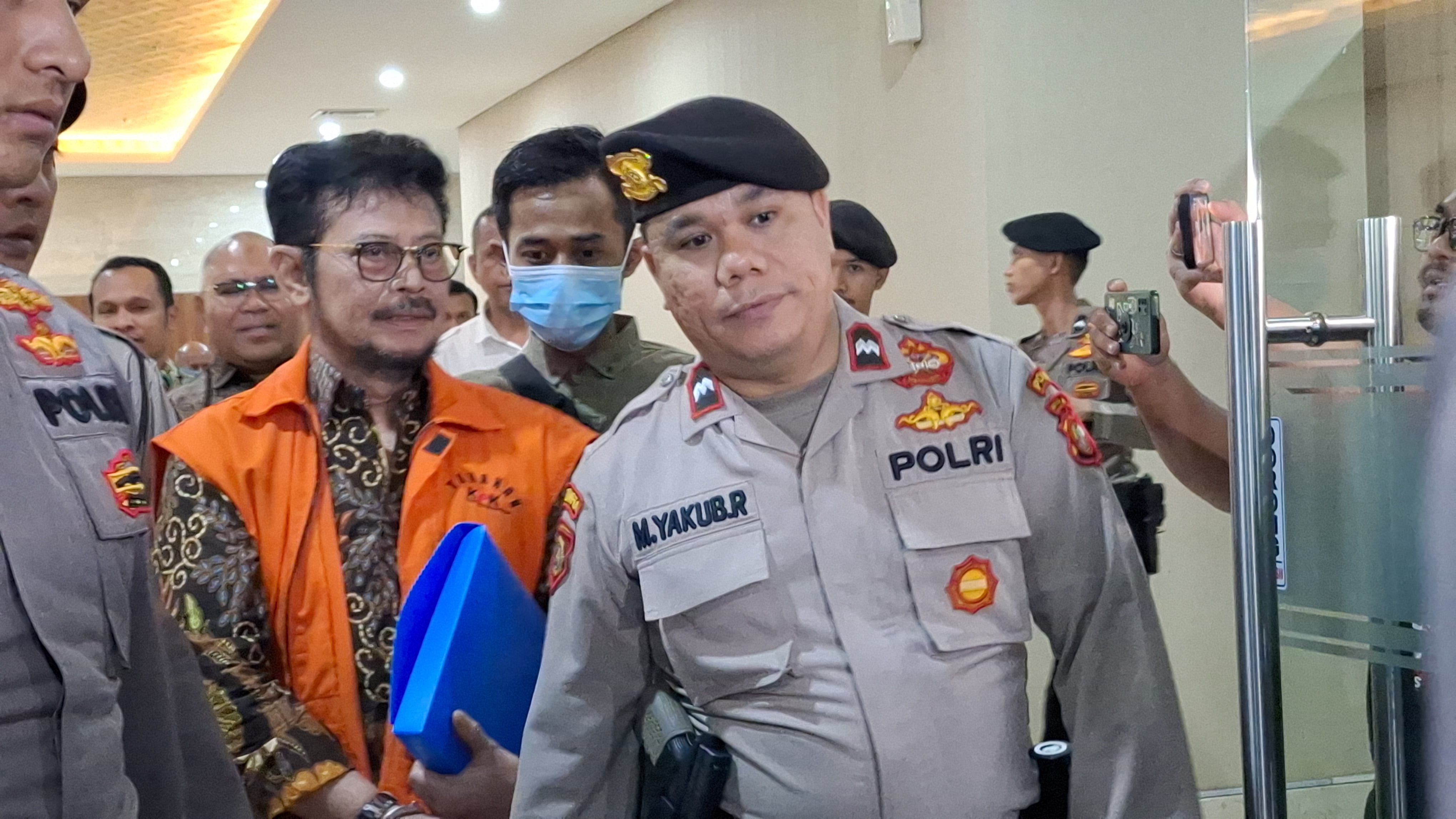 Eks Mentan Syahrul Yasin Limpo Diperiksa 8 Jam dan Dicecar 12 Pertanyaan Terkait Pemerasan oleh Firli Bahuri