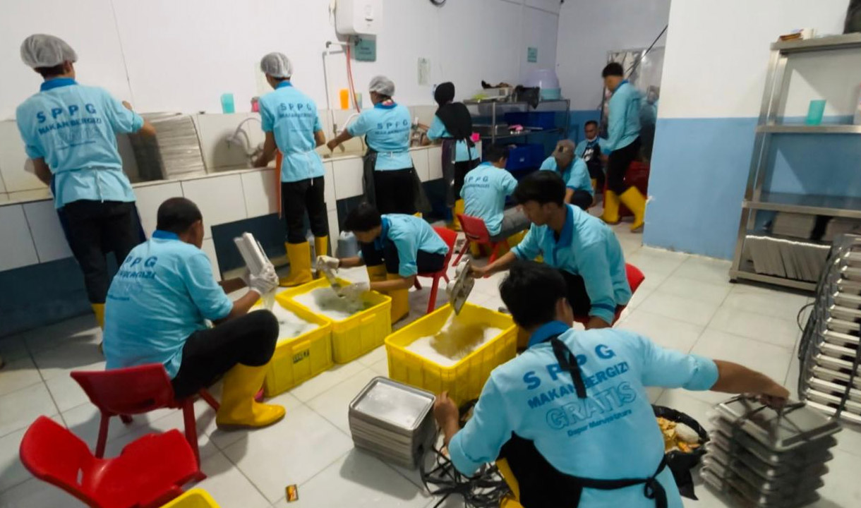 Dari Penjual Batu Akik ke Dapur SPPG: Dongkrak Ekonomi dari Keterpurukan