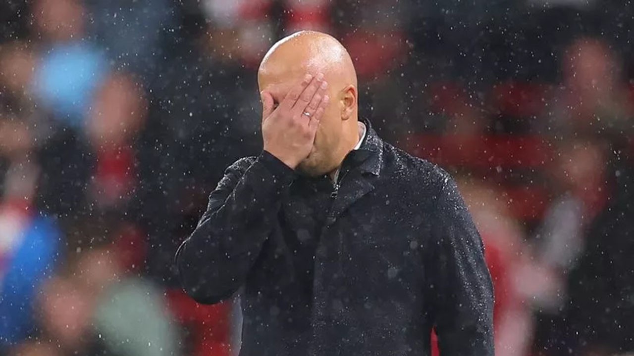 Arne Slot Minta Liverpool Segera Bangkit Usai Dibantai PSV 1-4