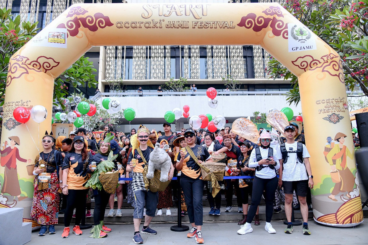 Acaraki Jamu Festival: Semangat Tradisi Menjamu melalui Panggung Fashion Indonesia & Games Tradisional