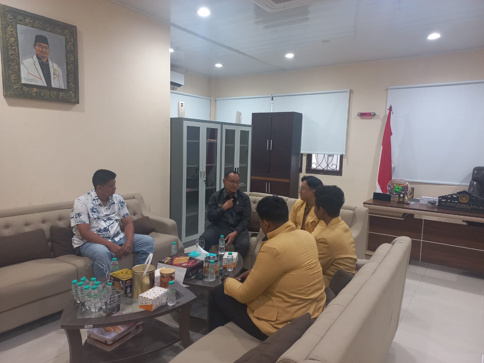 Ketua DPRD Kota Bekasi Terima Audiensi Perwakilan Mahasiswa UBHARA JAYA Terkait RUU TNI Kontroversial
