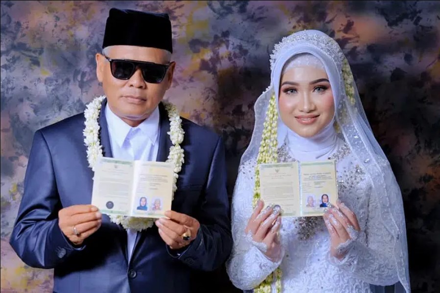 Viral H. Sondani Nikahi Gadis 18 Tahun asal Cirebon, Mas Kawinnya Nggak Tanggung-tanggung Loh!