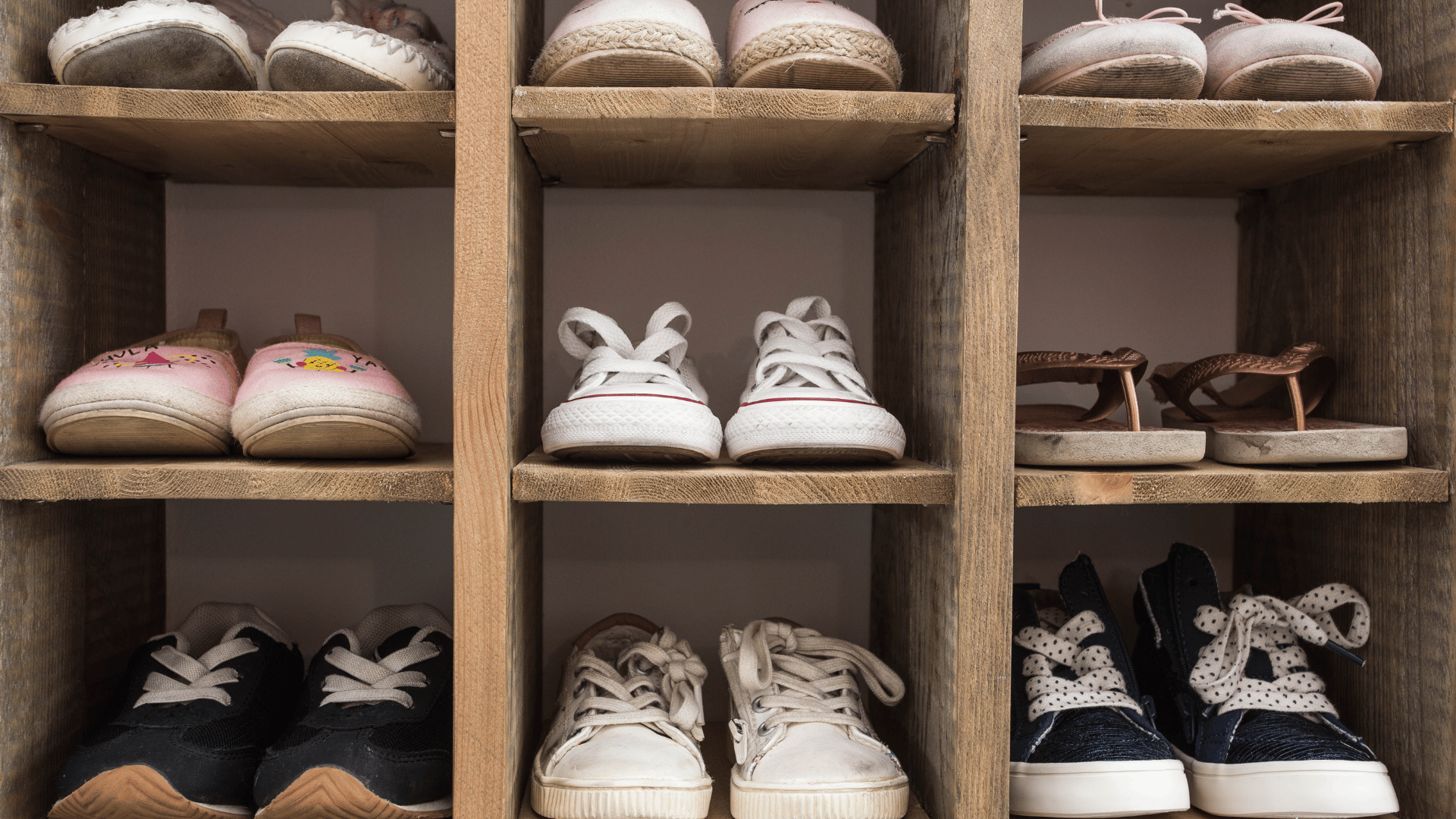 6 Rekomendasi Jenis Sepatu Wanita untuk Pemilik Kaki Lebar