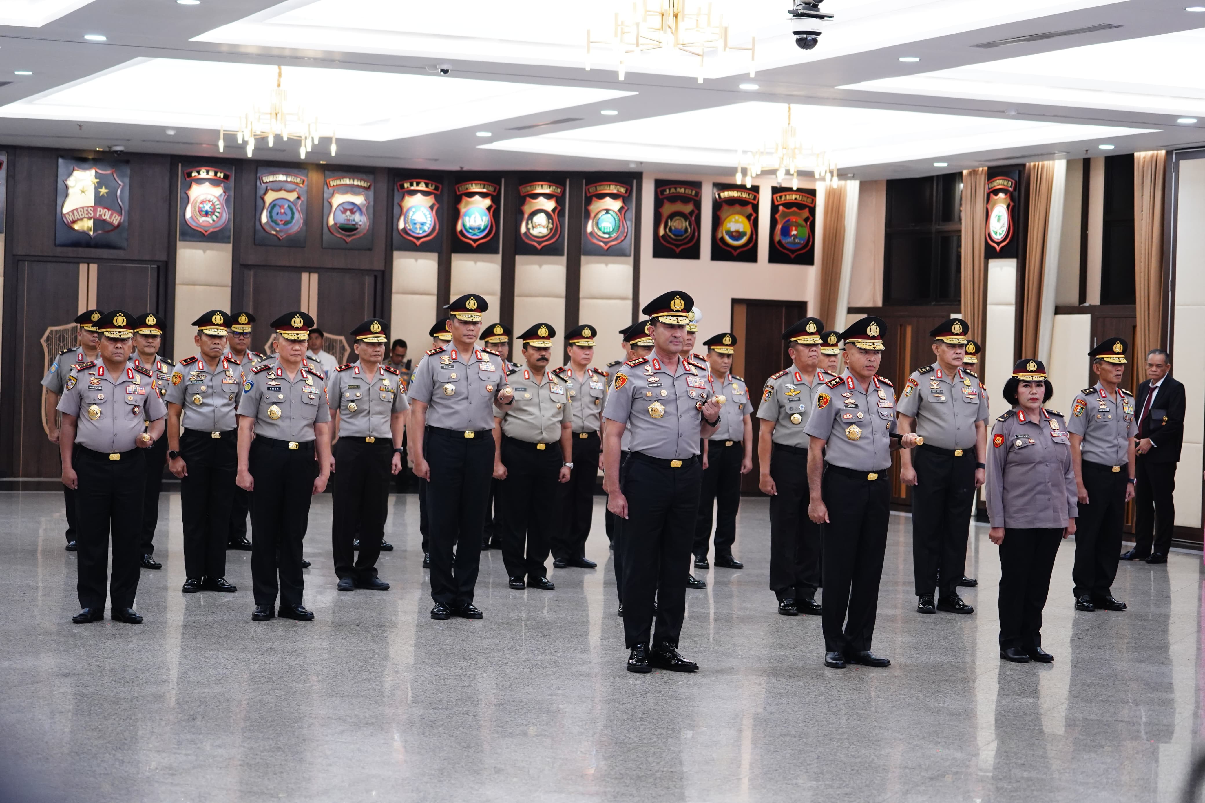 27 Perwira Tinggi Polri Naik Pangkat, Dua Diantaranya Jabat Komisaris Jenderal