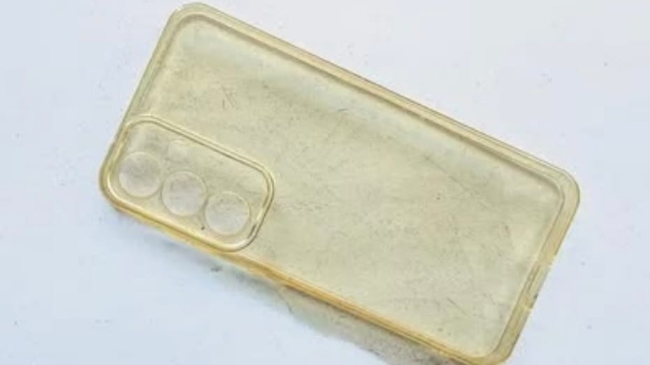Penyebab Casing HP Bening Cepat Menguning dan Cara Membersihkan