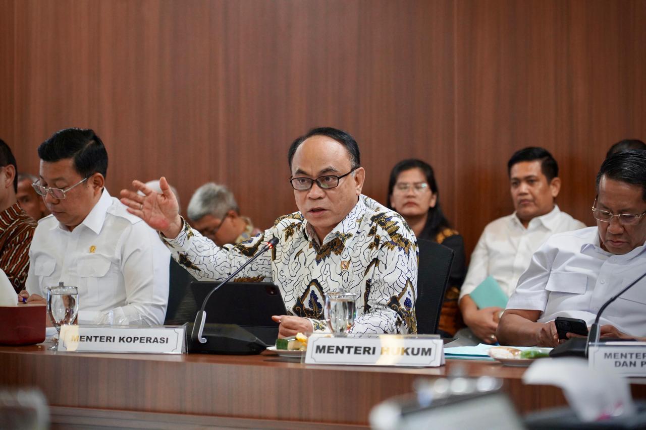 Jadi Penyuplai Bahan Baku dan Dapur, Menkop Budi Arie Optimis MBG Bisa Maksimalkan Kopdes Merah Putih  