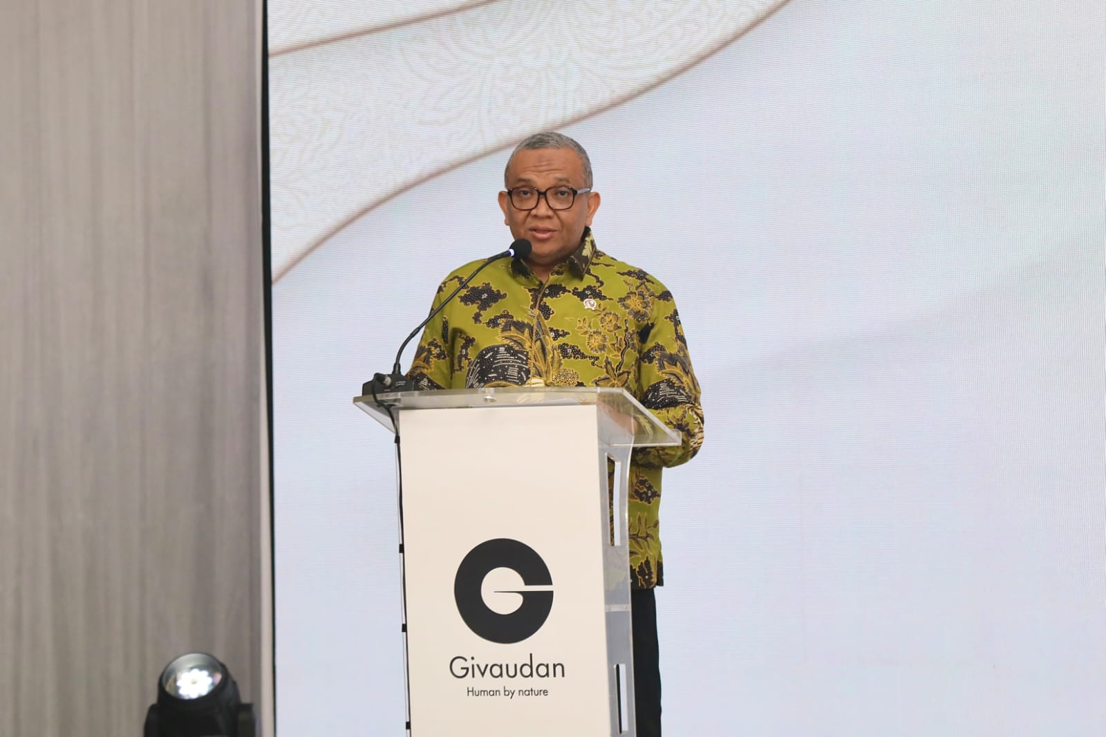 Ciptakan Lapangan Kerja Berkualitas, Wamenaker: Investasi Harus Berdampak Nyata