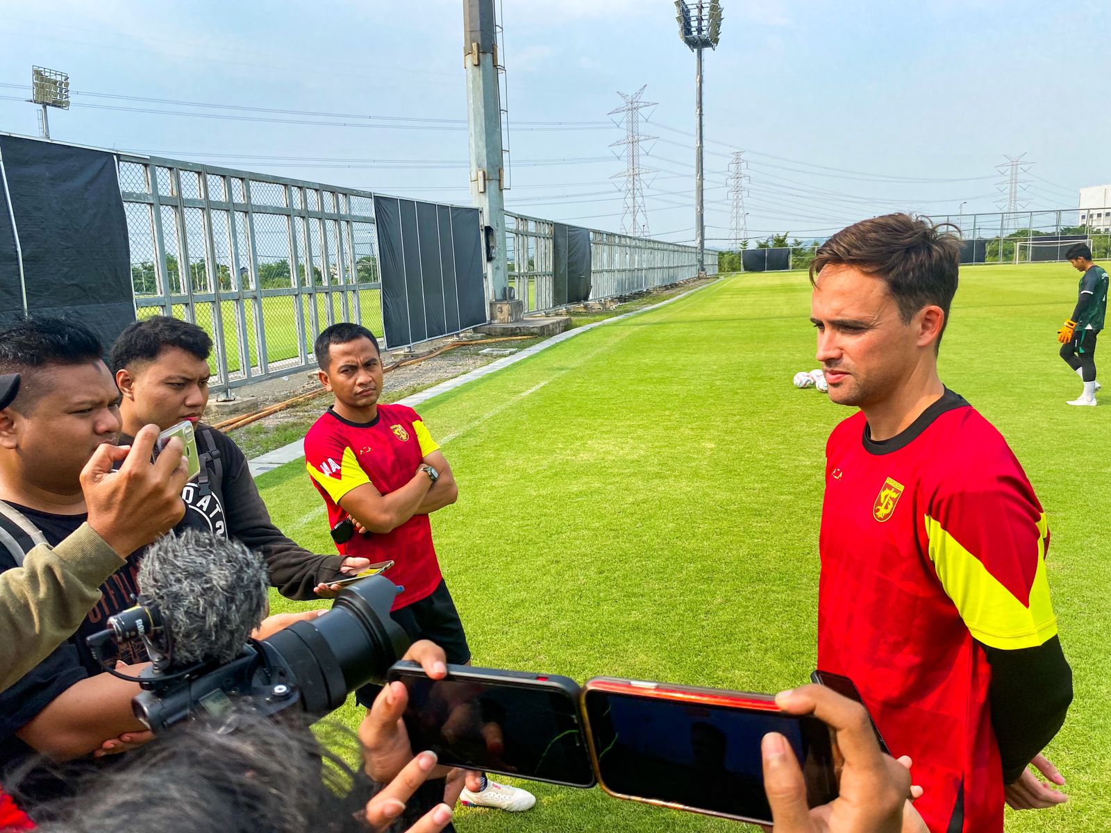 Ernando-Song Masih Absen Latihan, Paul Munster Beri Jawaban Ini..