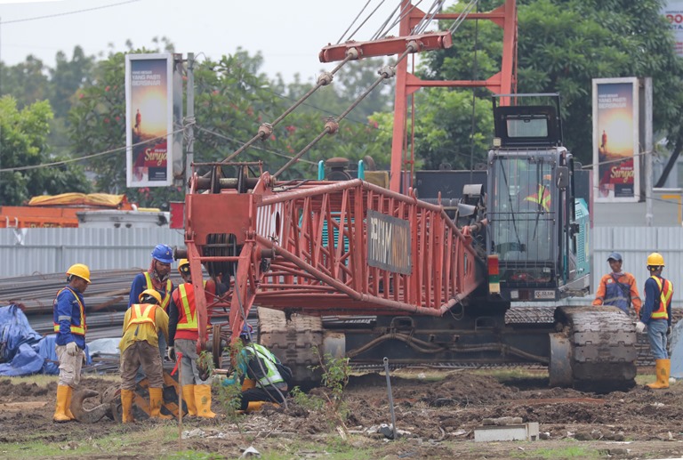 PPKM Dicabut, Proyek Nasional Dikebut