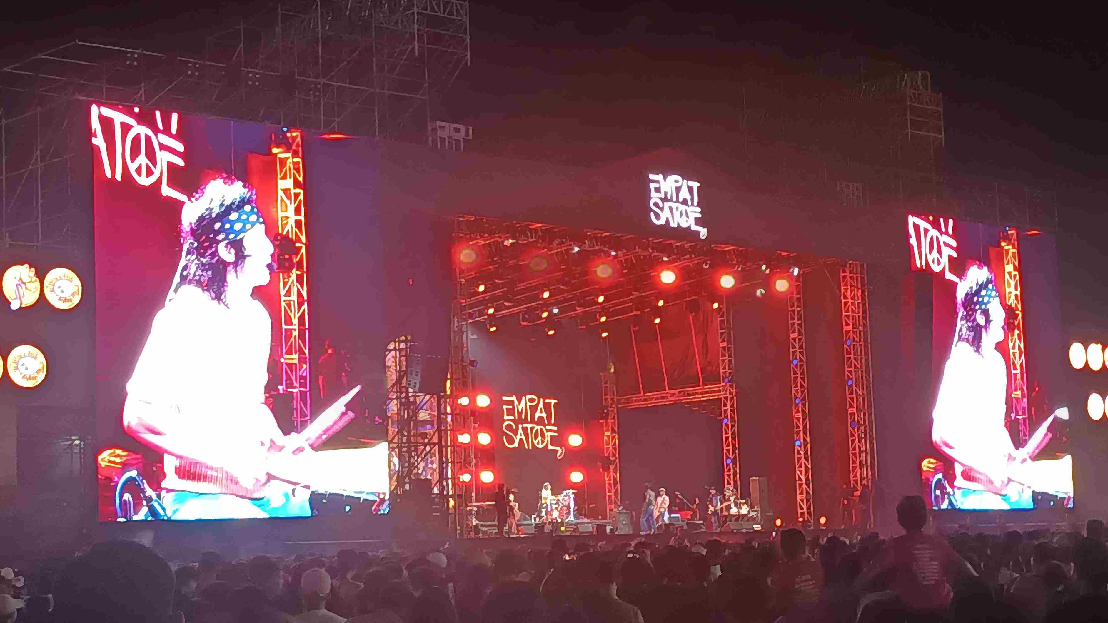 Meriah! Slank Bareng Keluarga Tampil Istimewa di Konser Pasar Malam Empat Satoe