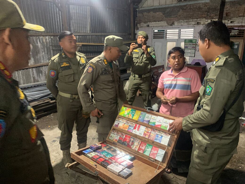 Satpol PP dan Bea Cukai Sidoarjo Amankan Ribuan Batang Rokok Ilegal