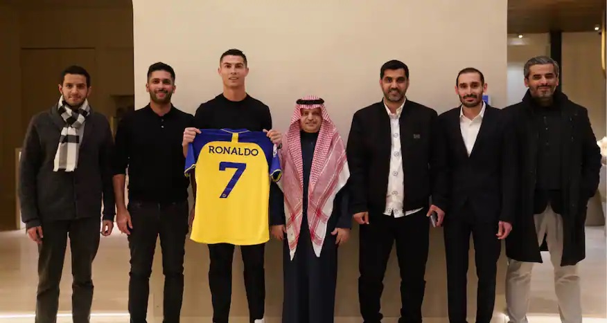 Cristiano Ronaldo Angkat Bicara Usai Bergabung ke Al Nassr : Saatnya Berbagi Pengalaman di Asia